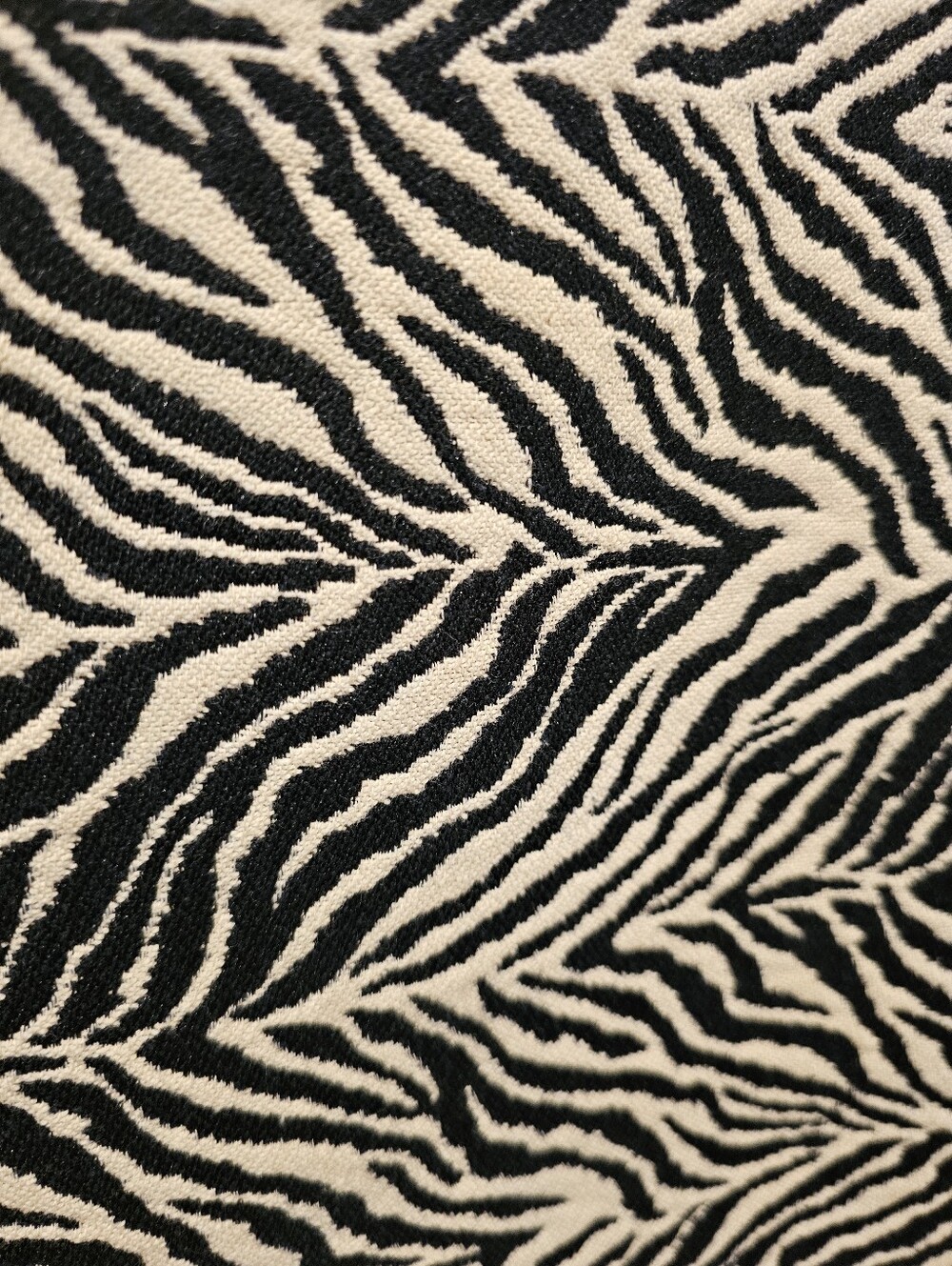 Vintage Reversible Woven Animal Print Table Runner 68" L x 13" W Black & Tan - Picture 4 of 6